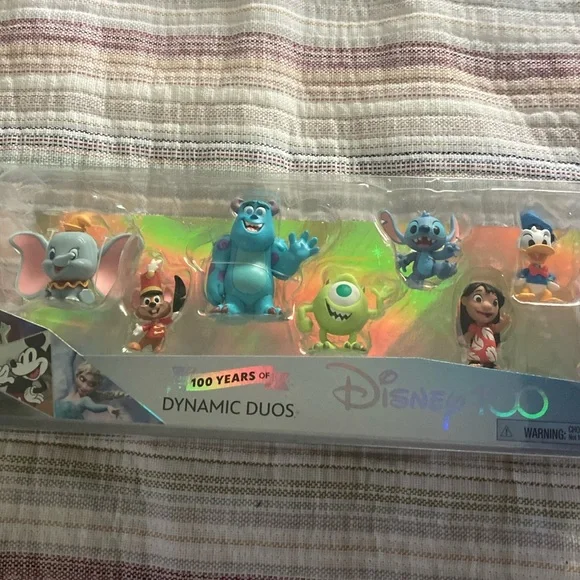 New Disney 100 yrsCelebration Collection Limited Edition Dynamic Duo Playset - Picture 2 of 6